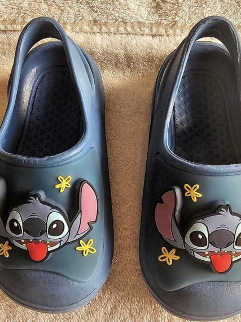 Official Disney Stitch Light-Up Clogs Blue Toddler Size 7/8.